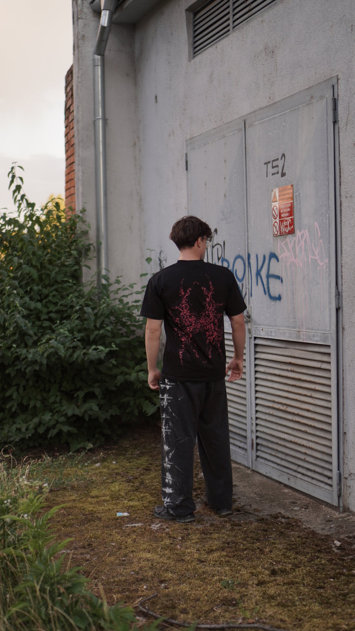 REQUIEM T-SHIRT